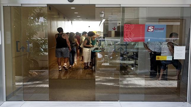 El paro baja en marzo en 2.232 personas por el «efecto» Semana Santa