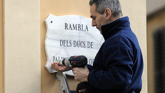 Zarzuela, bajo el huracán de diecisiete meses «horribilis»