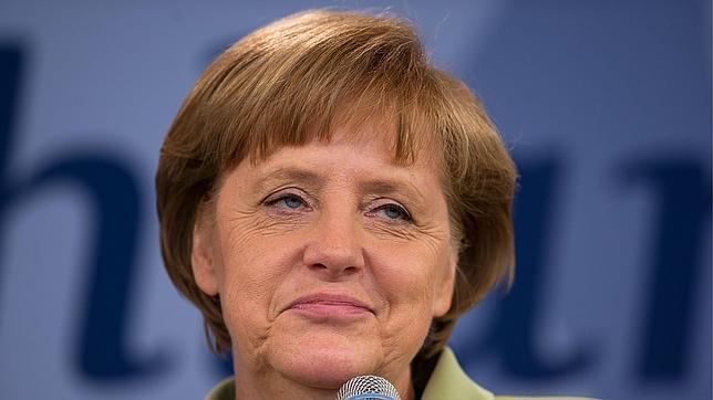 Merkel, más popular que nunca tras el rescate de Chipre