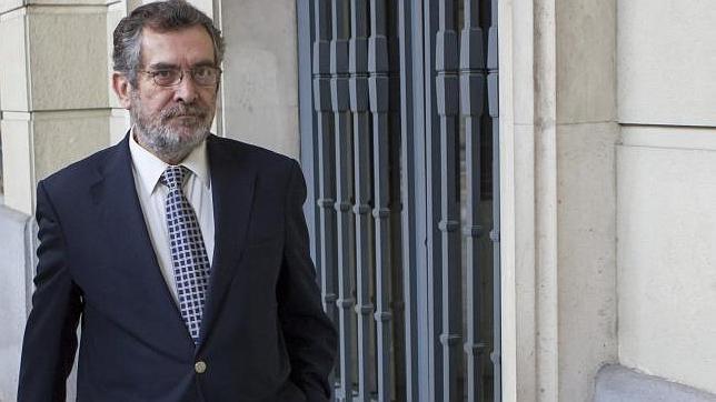 Alaya tacha a Rivas de «portillo de entrada» del «dispendio» en las ayudas de la Junta