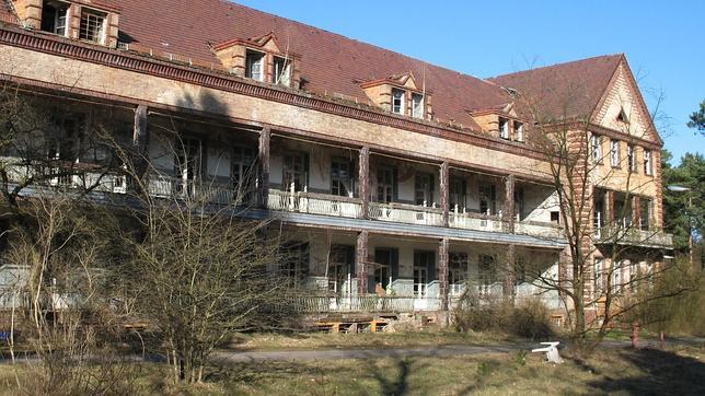 Uno de los pabellones de Beelitz-Heilstätten