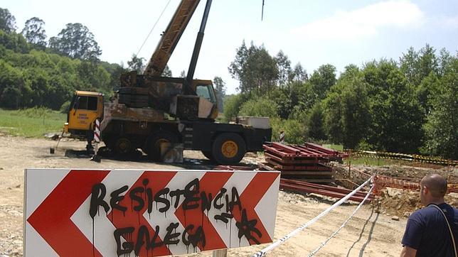 Presos de ETA instruyen a sus «colegas» de Resistencia Galega
