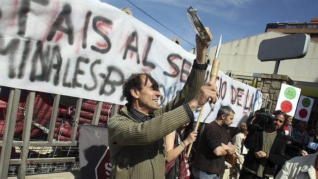 El acoso político llega este martes a las sedes del PP en Alicante y Valencia