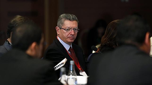 Gallardón espera que la Fiscalía dé una respuesta legal al acoso a políticos