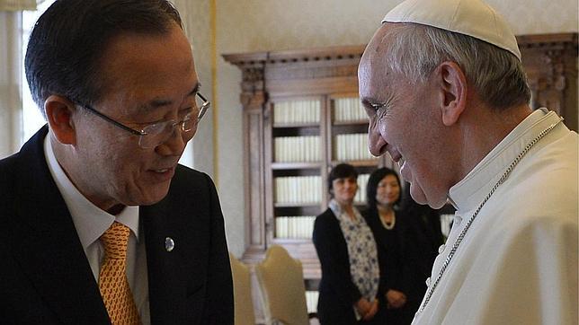 Ban Ki-moon, en su encuentro con el Papa: «Usted es el líder espiritual del mundo»