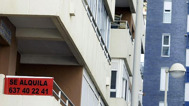 Cartel de un piso en alquiler