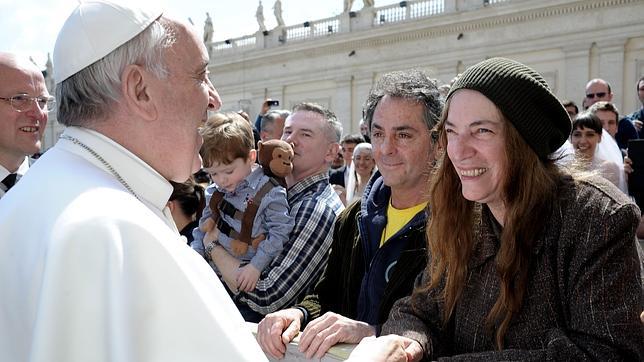 La cantante Patti Smith, en la audiencia pública del Papa Francisco
