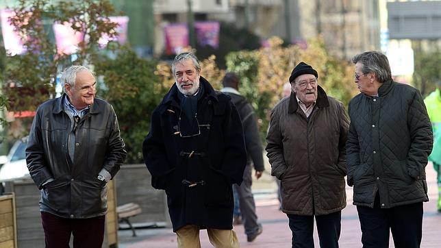 Un millón y medio de mayores dan dinero a algún familiar