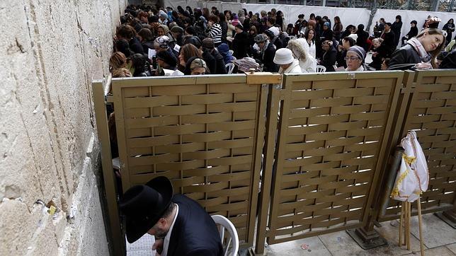 Un grupo de judías lucha por la igualdad en el Muro de las Lamentaciones