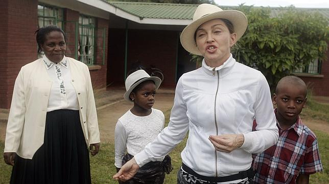 Malaui: Madonna ayuda menos de lo que dice