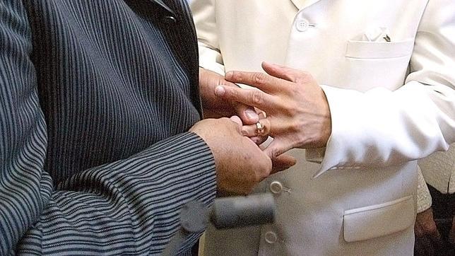 El Senado francés aprueba el matrimonio homosexual