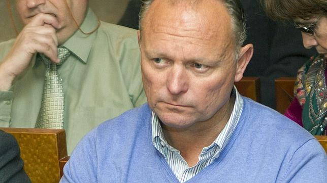 Acusan a un exconsejero balear de pagar por informes «infumables»