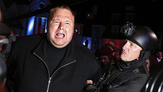 Kim Dotcom pide que la policía neozelandesa le indemnice