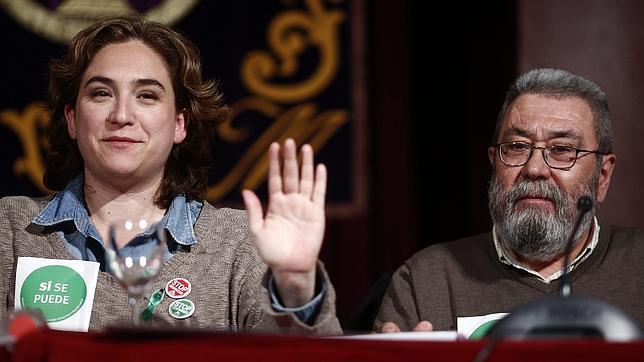 Manos Limpias denuncia a Ada Colau por amenazas y coacciones a los políticos del PP