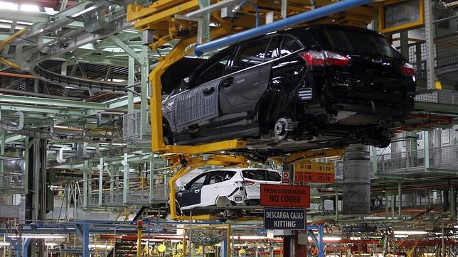 Ford recupera el turno de noche y creará 1.000 empleos más en Almussafes