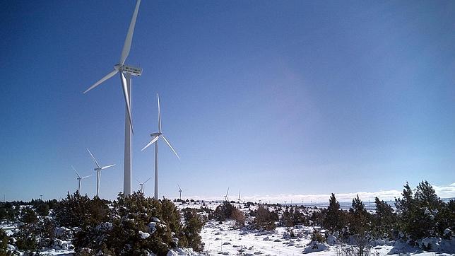 El precio de la electricidad en el mercado libre cae a niveles de hace 15 años