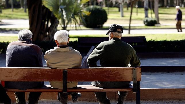 Cerca de un centenar de mayores de Pozuelo se «gradúan» en nuevas tecnologías