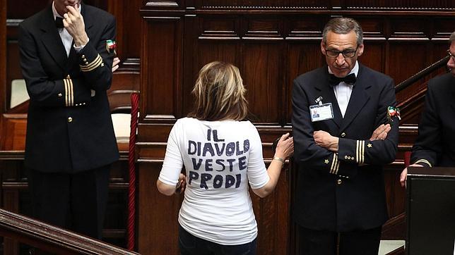 Prodi no consigue los votos suficientes para ser presidente y retira su candidatura