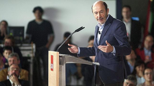 Rubalcaba pide retirar los billetes de 500 euros para luchar contra el fraude fiscal