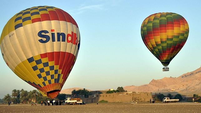 Egipto reanuda los vuelos en globo sin conocer las causas del accidente de febrero