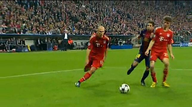 El Barça protesta por tres goles del Bayern