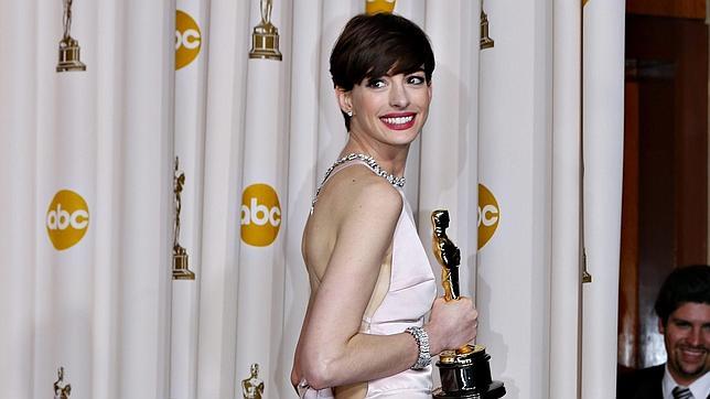 Anne Hathaway debutará en septiembre en Broadway en el musical «Cabaret»