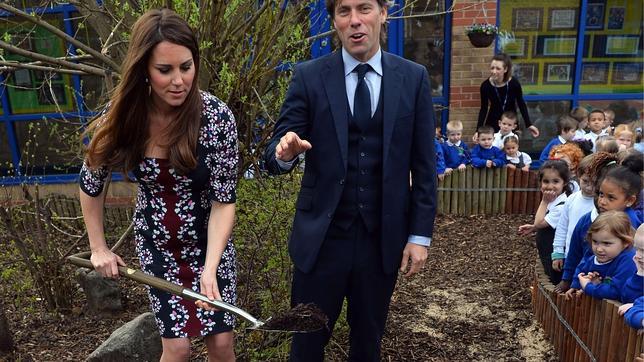 Catalina de Cambridge planta un árbol