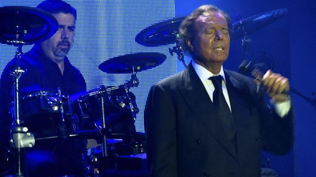 Julio Iglesias y Manuel Alejandro, primeros españoles en el «salón de la fama» de la música latina