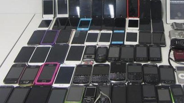 Móviles intervenidos en una operación policial