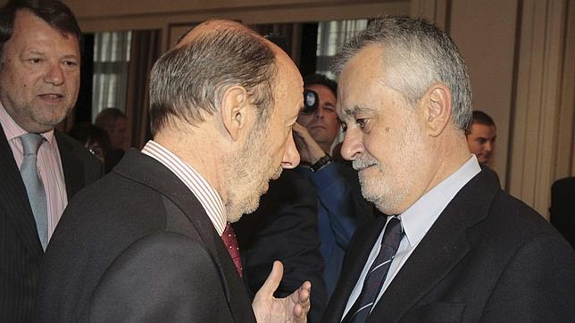 Griñán muestra su malestar por la elección directa de secretario general del PSOE