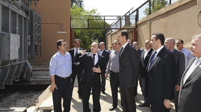 Assad reaparece en público en plena campaña de atentados en Damasco