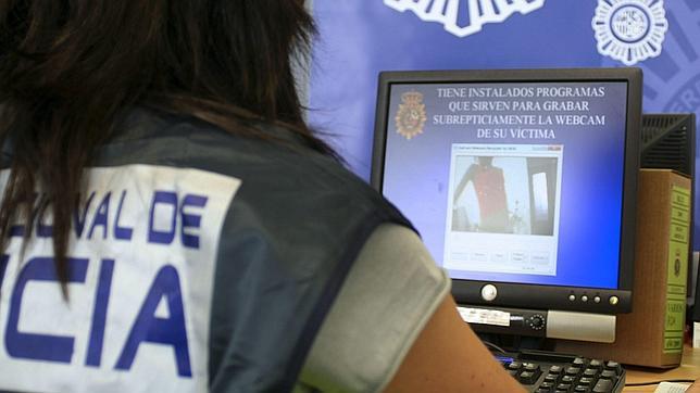 Detenido un espía informático que grabó la vida íntima y sexual de cientos de sus vecinos
