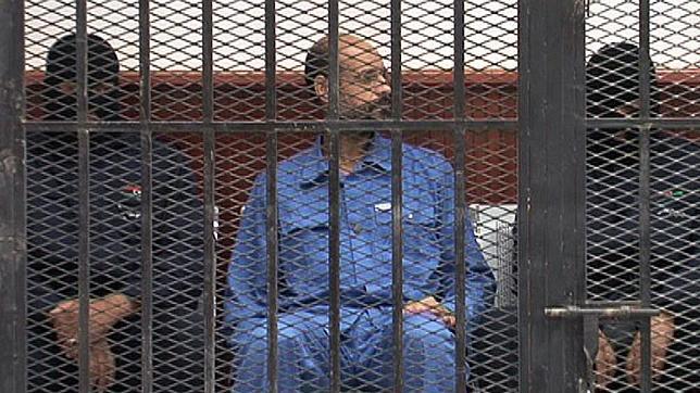 Libia insiste en juzgar al hijo de Gadafi, que comparece ante un tribunal de Zintán