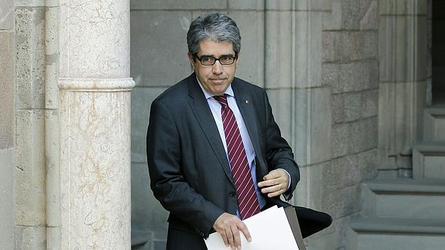 El gobierno catalán seguirá su ruta a la autodeterminación mientras el PSC se decide