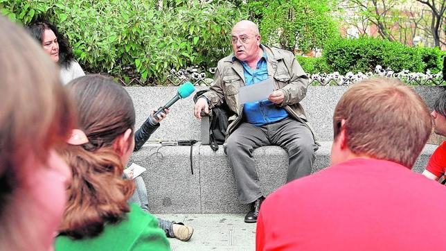 El hermano del ministro Wert muestra su rechazo a los recortes en Educación