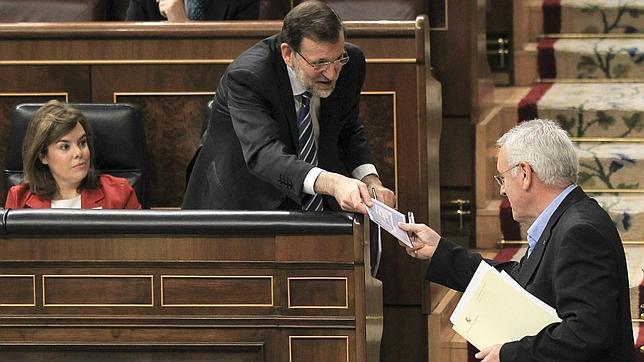 CiU y UPyD exigen un pacto de Estado mientras IU pide la dimisión de Rajoy