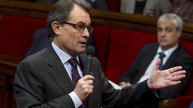 Mas choca con su propia deriva: «Seguiremos el camino trazado»