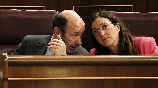 El PSOE pide a Mas que se ajuste a la legalidad: «No hay camino fuera del diálogo»