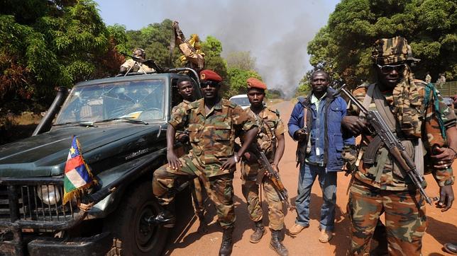 Monseñor Aguirre: «Los rebeldes nos han despojado de todo pero no de nuestra fe»