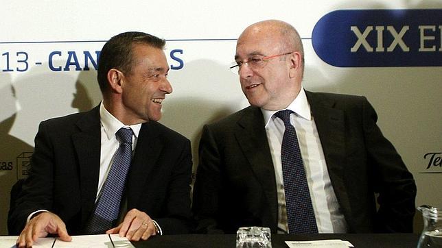 Almunia considera que el plan del PSOE es «un atajo que no lleva a ninguna parte»