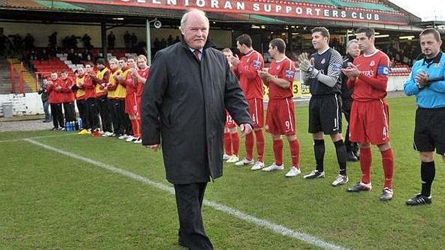 McFall sucederá a Ferguson como técnico con más años seguidos en el mismo club