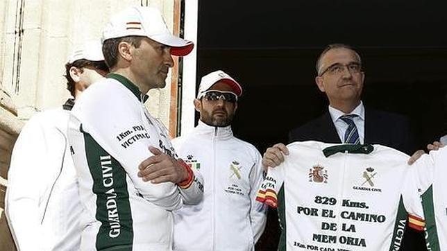 «He conocido a los padres de mi amigo 33 años después de que lo asesinara ETA»