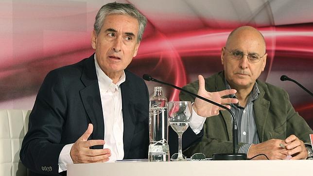 El PSOE, en busca de apoyos para sus propuestas ante el «desprecio» del Gobierno