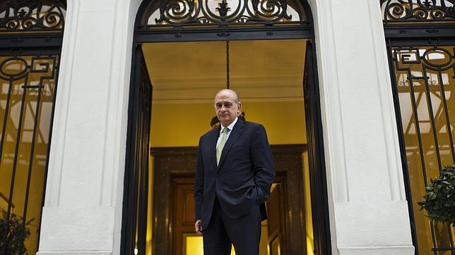 Jorge Fernández Díaz: «En Cataluña no puede imperar la ley de la selva»