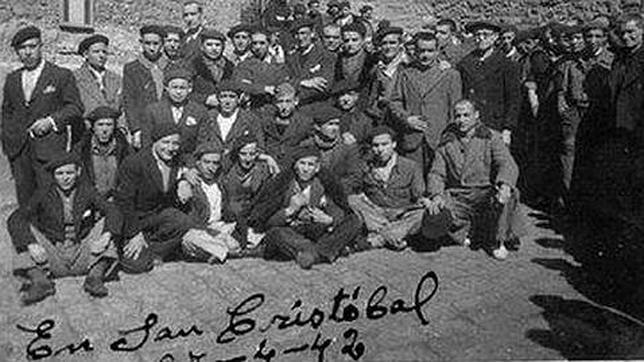 Presos republicano en el fuerte de San Cristobal, en 1942