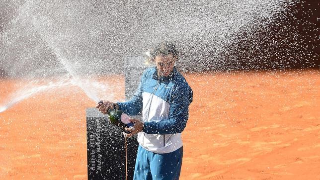 Nadal, cuarenta títulos en su territorio