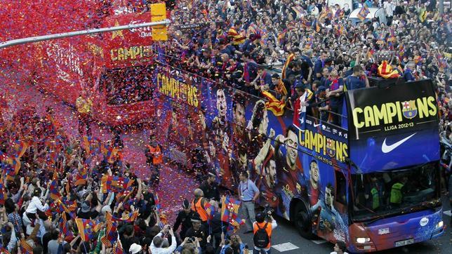 Fiesta azulgrana en Barcelona para festejar la Liga