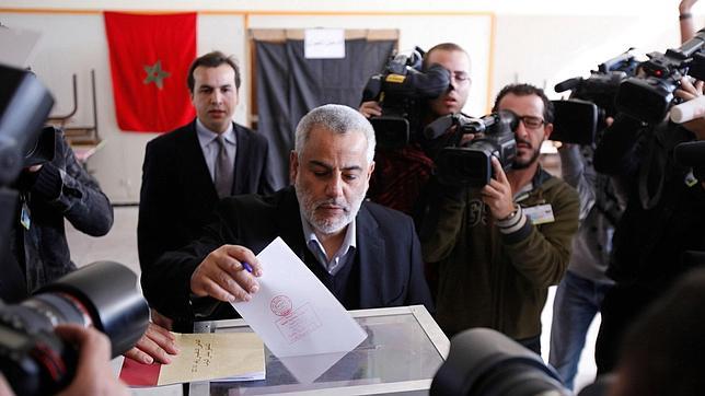 Mohamed VI trata de frenar una crisis de Gobierno entre islamistas y nacionalistas