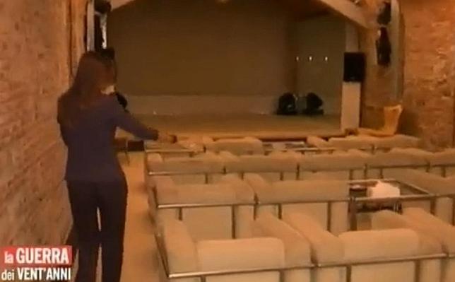 Berlusconi abre las puertas por primera vez de la mansión de las fiestas «bunga bunga»