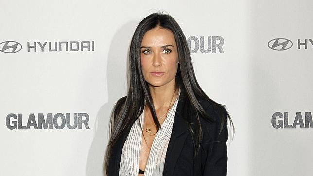 Demi Moore exige la manutención a Ashton Kutcher